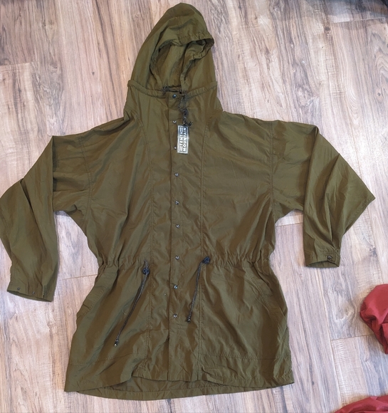 Tenth Mountain wind breaker - Picture 1 of 3